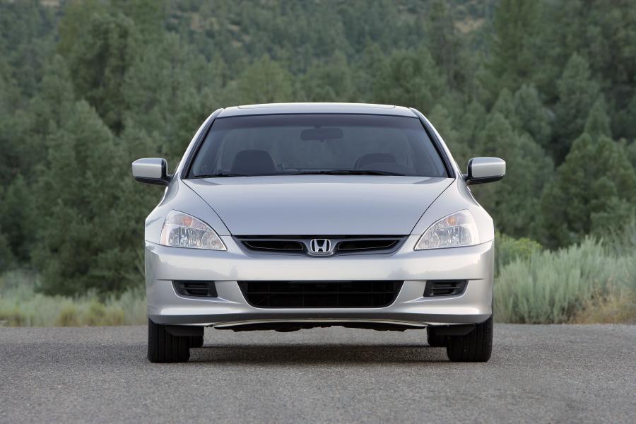  Honda Accord Coupe 2006 года  (US) (фото 2 из 18)